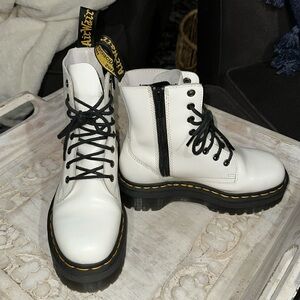 Dr. Martens Jadon